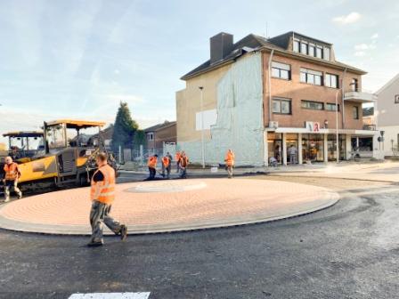 Kreisverkehr Kaiserstraße / Südstraße 63)